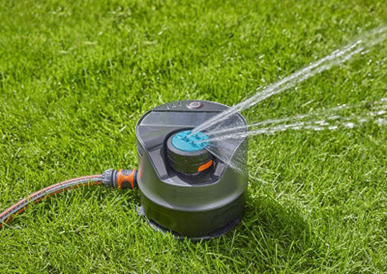Afbeeldingen van Gardena sproeier AquaPrecise bovengronds