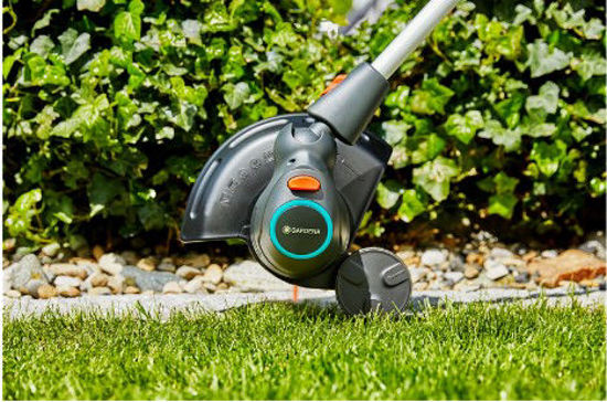 Afbeeldingen van Accu trimmer ComfortCut 23/18V P4A set  Gardena.