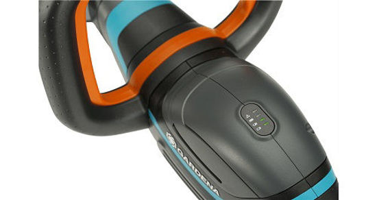 Afbeeldingen van Accu heggenschaar ComfCut 50/18V P4A set Gardena.