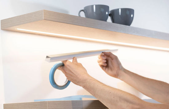 Afbeeldingen van Dubbelzijdige Multi-tack tape - semi-transparant 12mm x 25m