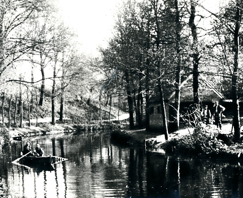Middelwijk Meppel bestaat sinds 1887. In dat jaar besluiten de broers Aaldert en Jochem Middelwijk samen een touwslagerij te starten. 